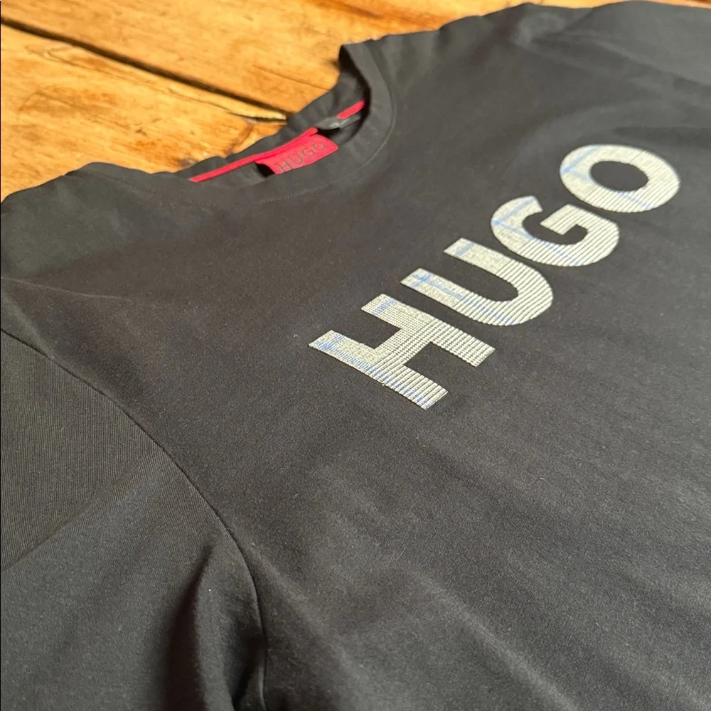 Hugo Boss - Picture 2 of 8